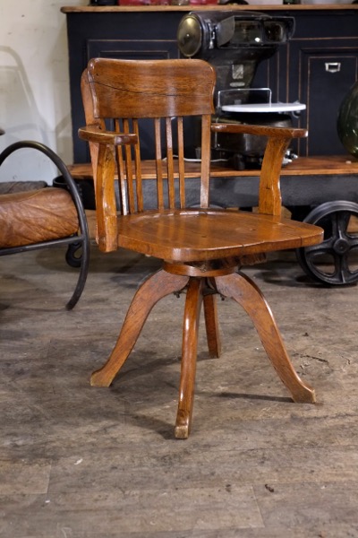 fauteuil US ancien en chene